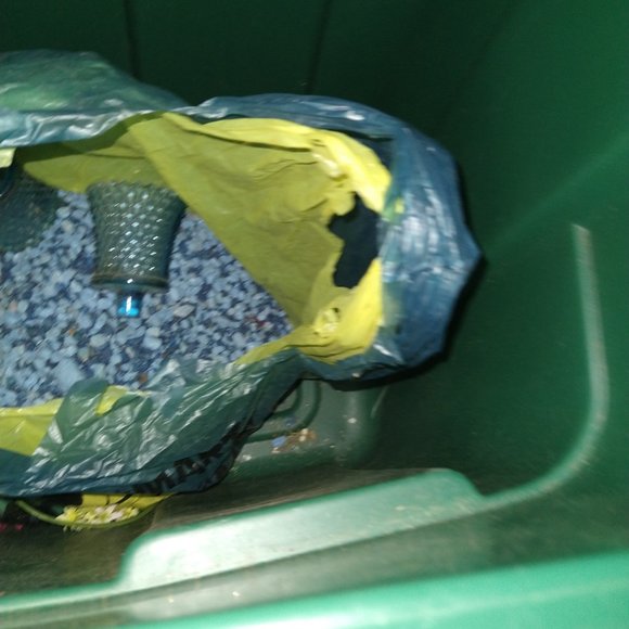 Boxes of buttons (color sorted), boxes of pre cut and reg materials for quilts - Picture 6 of 16